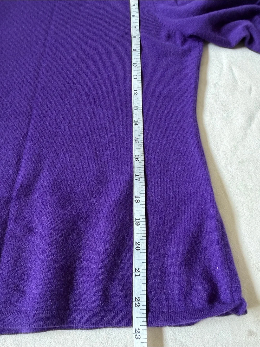 Elie Tahari 100% Cashmere Vibrant Purple Turtleneck Sweater | Luxe Knit